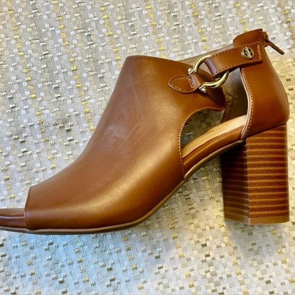 Giani Bernini Brown Peep-Toe Gold Buckle Horse Bit Block Heel Shooties size 8.5 - Picture 3 of 15